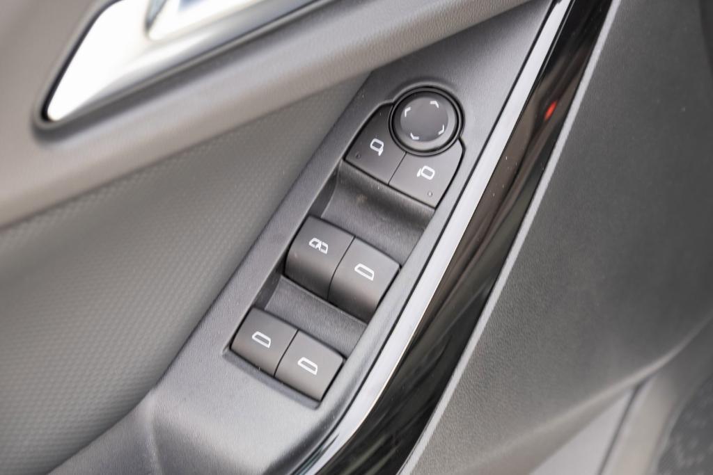 new 2025 Chevrolet Equinox car, priced at $31,995