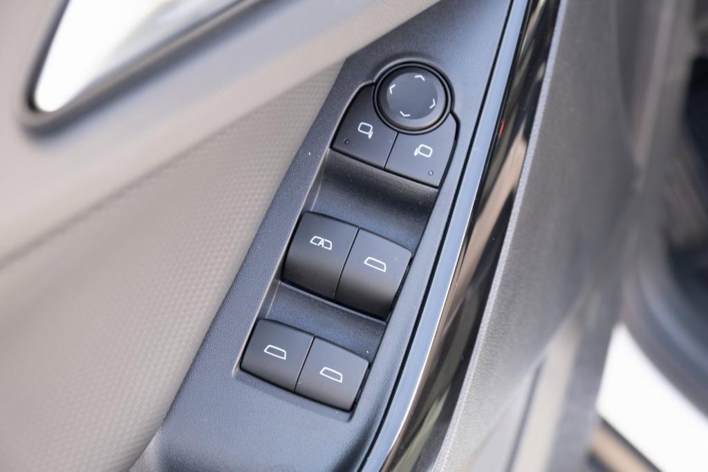 new 2026 Chevrolet Equinox car, priced at $30,760