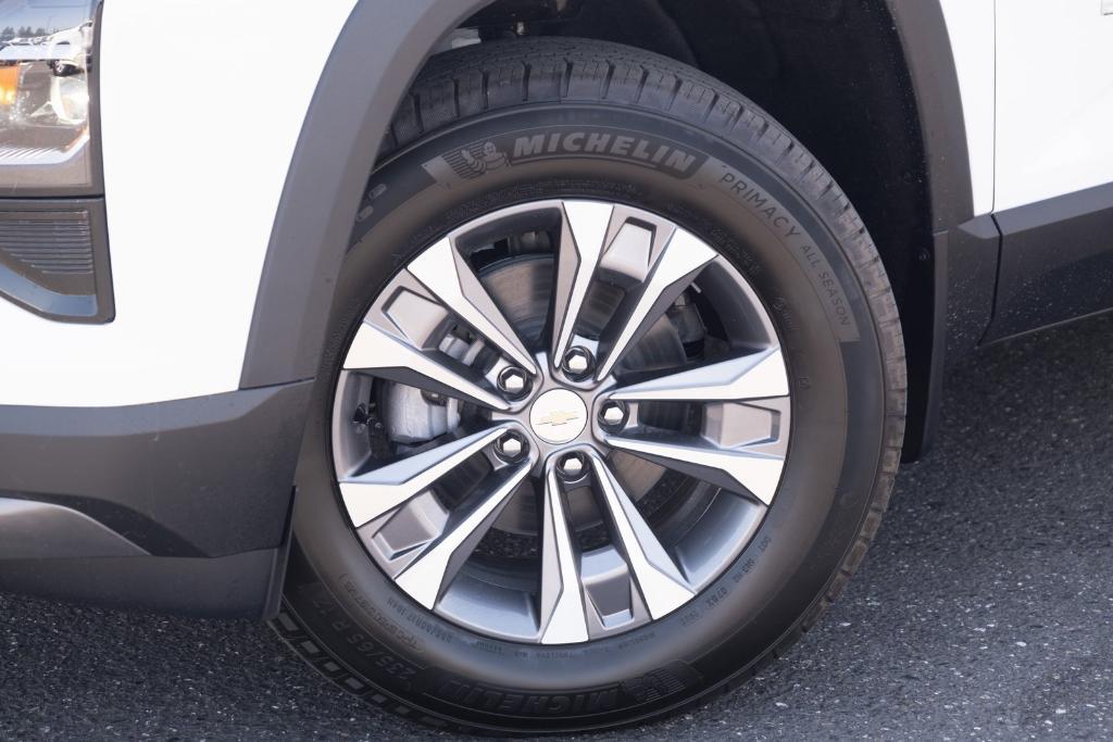 new 2026 Chevrolet Equinox car, priced at $30,760