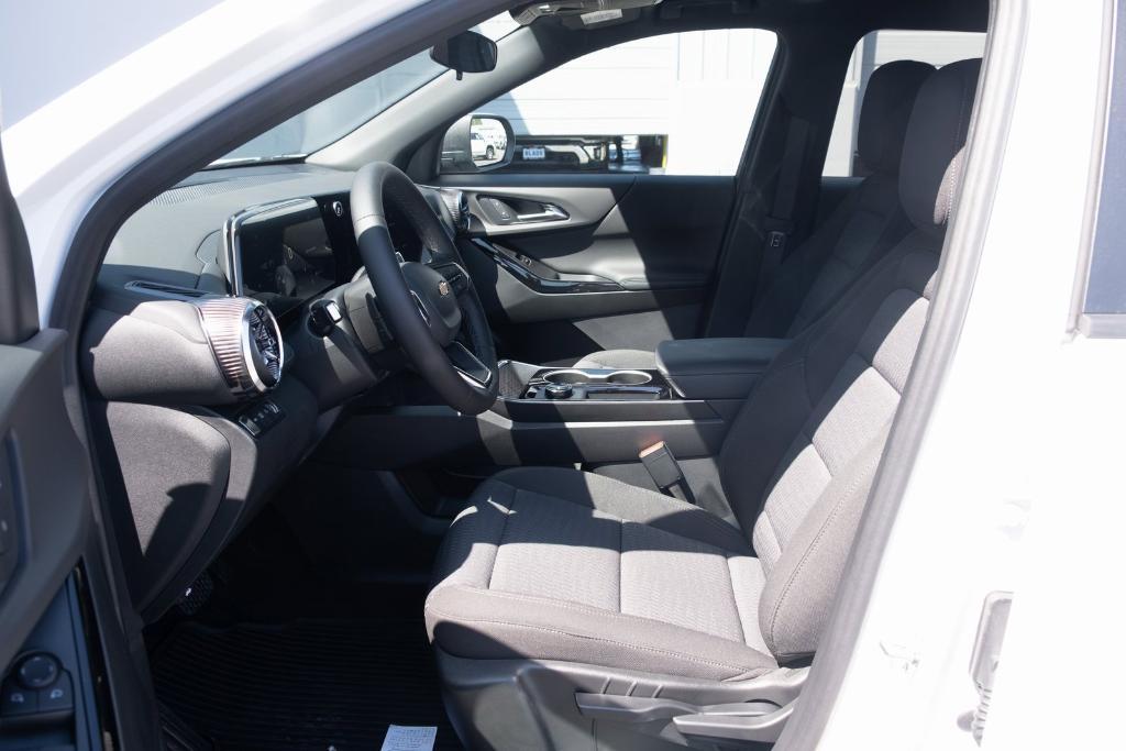 new 2026 Chevrolet Equinox car, priced at $30,760