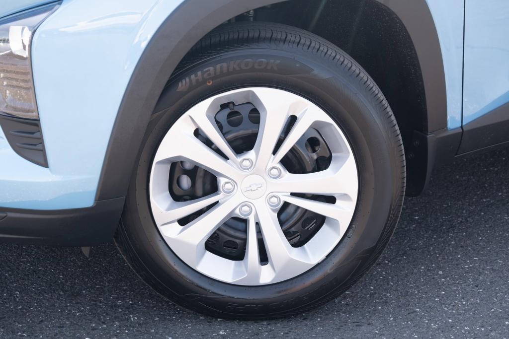 new 2025 Chevrolet Trax car, priced at $22,540