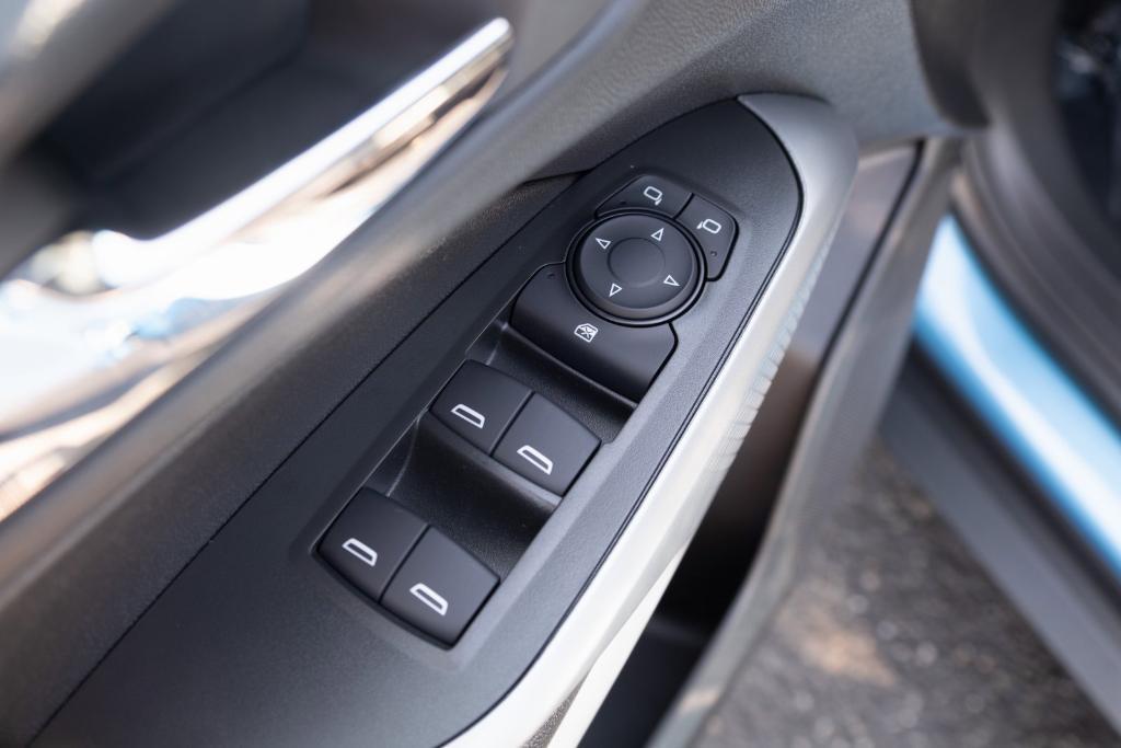 new 2025 Chevrolet Trax car, priced at $22,540
