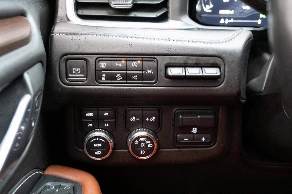 used 2023 GMC Yukon XL car, priced at $75,500