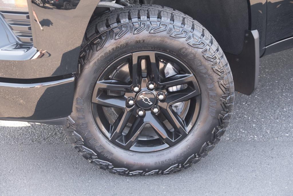 used 2025 Chevrolet Silverado 1500 car, priced at $45,985