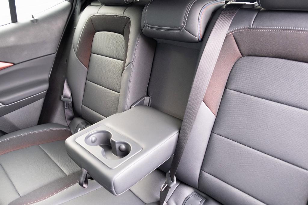 new 2025 Chevrolet Equinox EV car, priced at $39,590