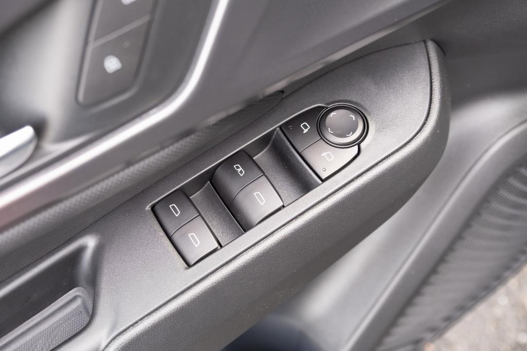 new 2025 Chevrolet Equinox EV car, priced at $39,590