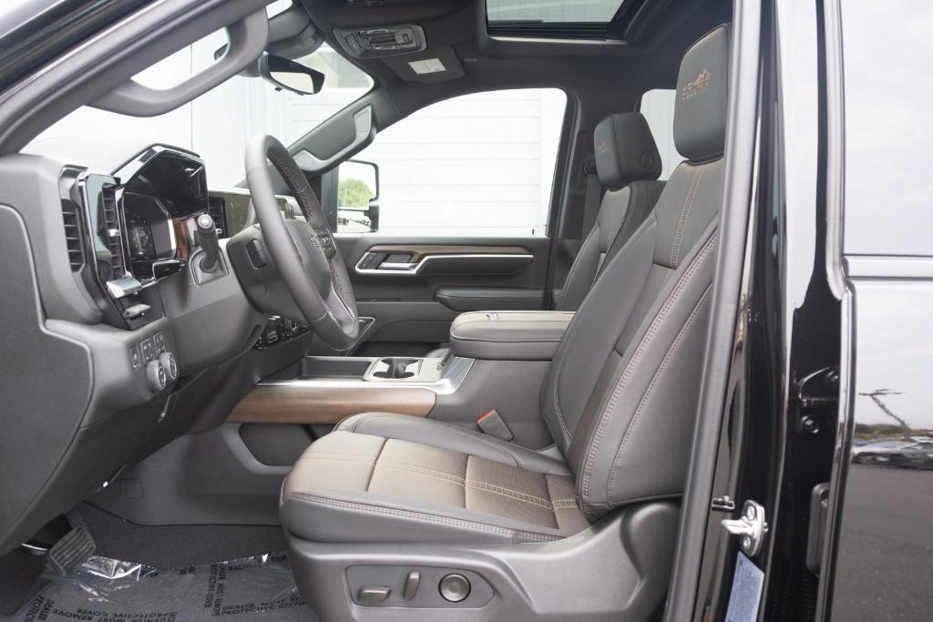 new 2026 Chevrolet Silverado 3500 car, priced at $91,955