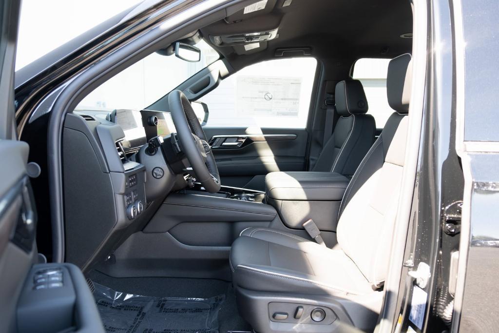 new 2025 Chevrolet Suburban car, priced at $81,795