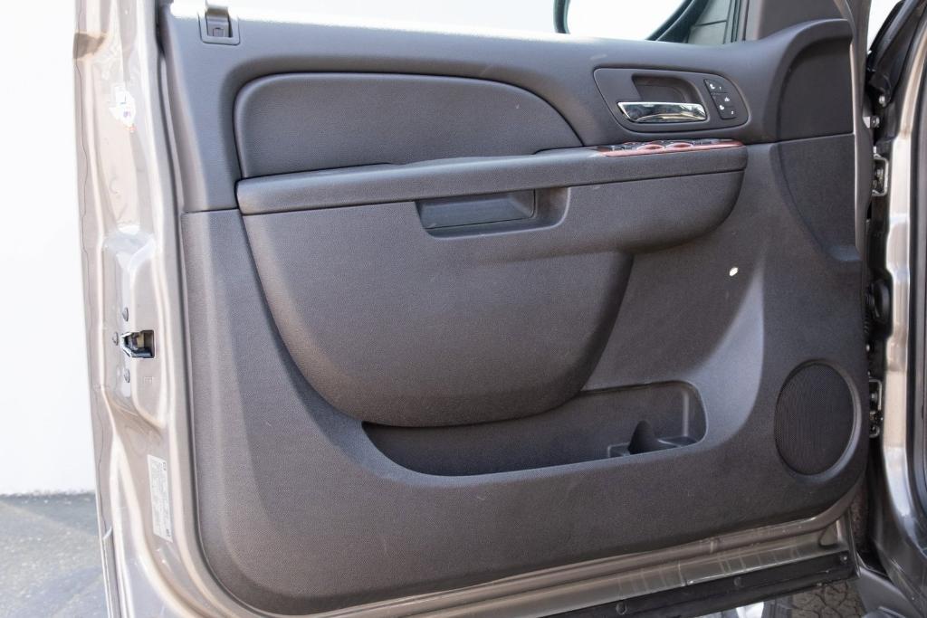 used 2012 Chevrolet Suburban car, priced at $12,500