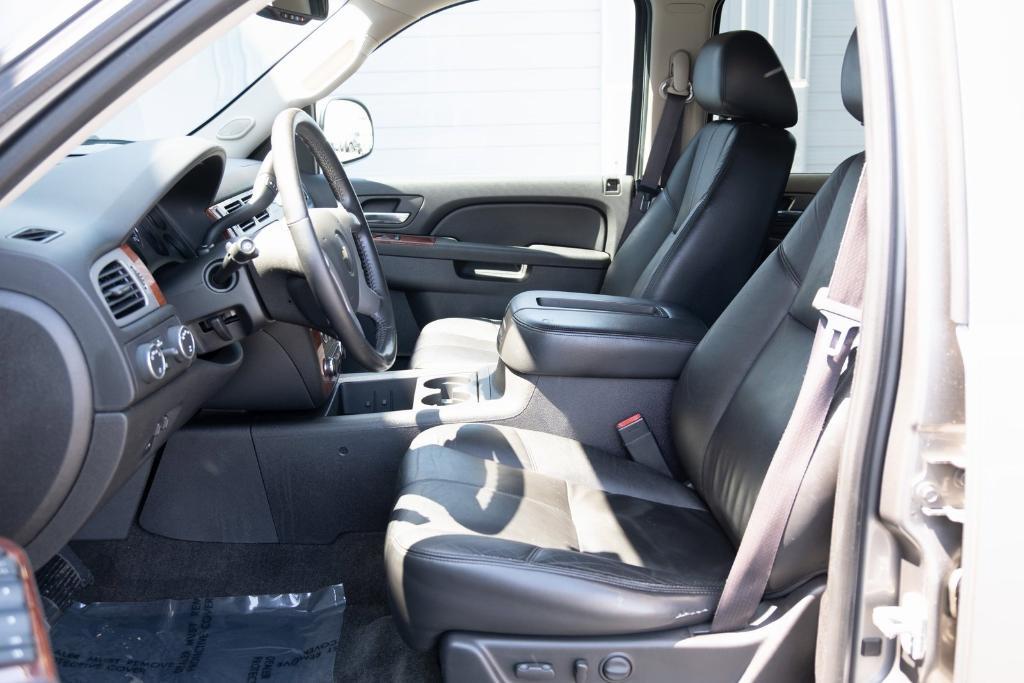 used 2012 Chevrolet Suburban car, priced at $12,500