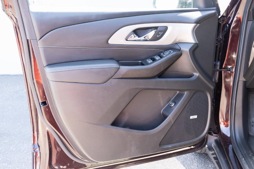 used 2023 Chevrolet Traverse car, priced at $35,499