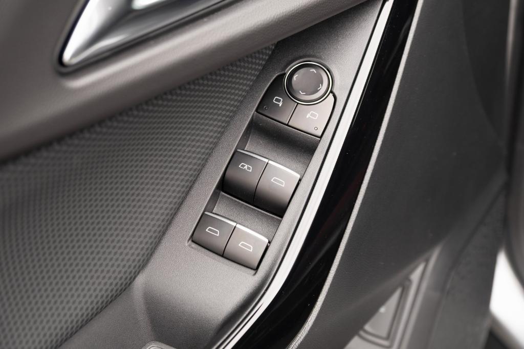 new 2025 Chevrolet Equinox car, priced at $37,295