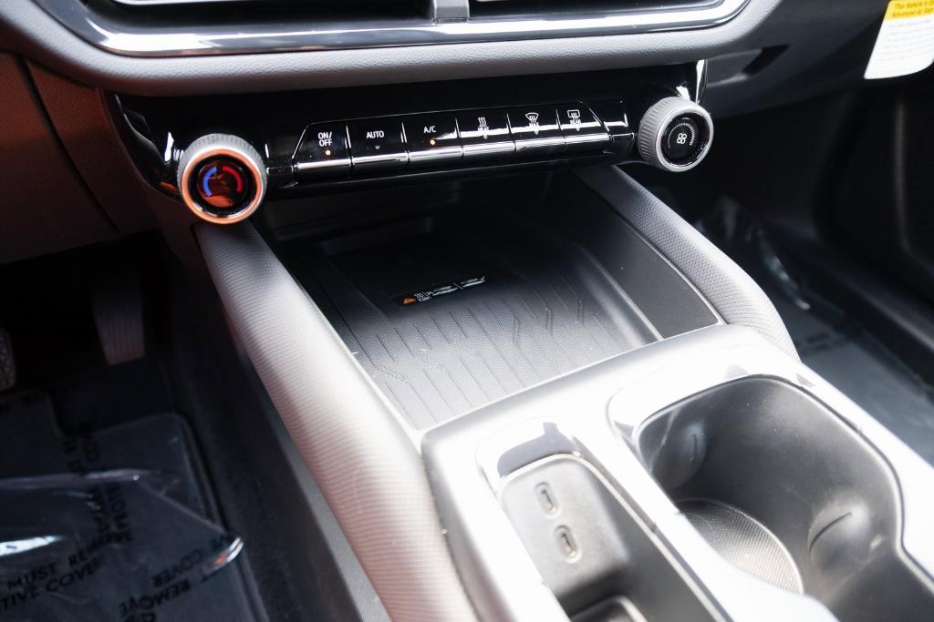 new 2025 Chevrolet Equinox EV car, priced at $43,535