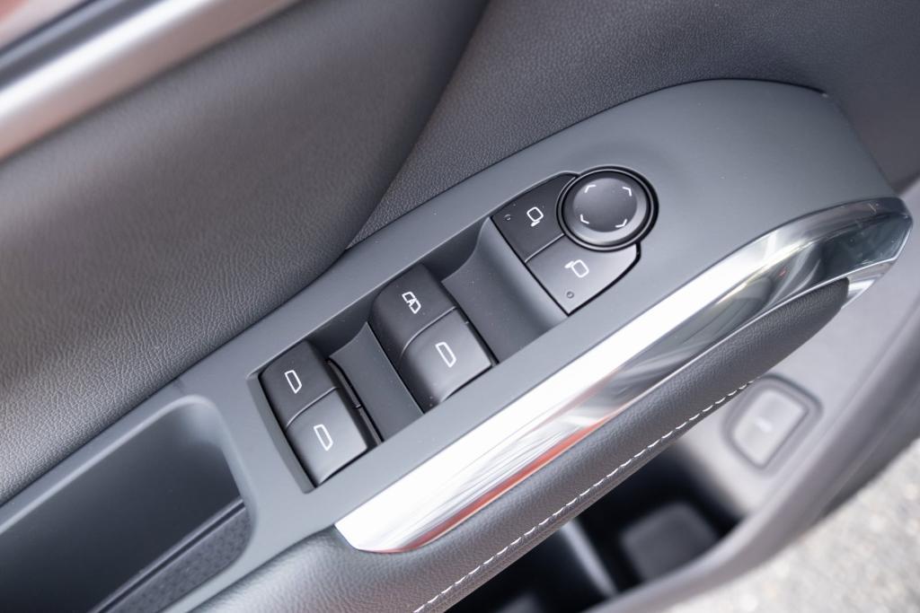 new 2026 Chevrolet Traverse car, priced at $42,590
