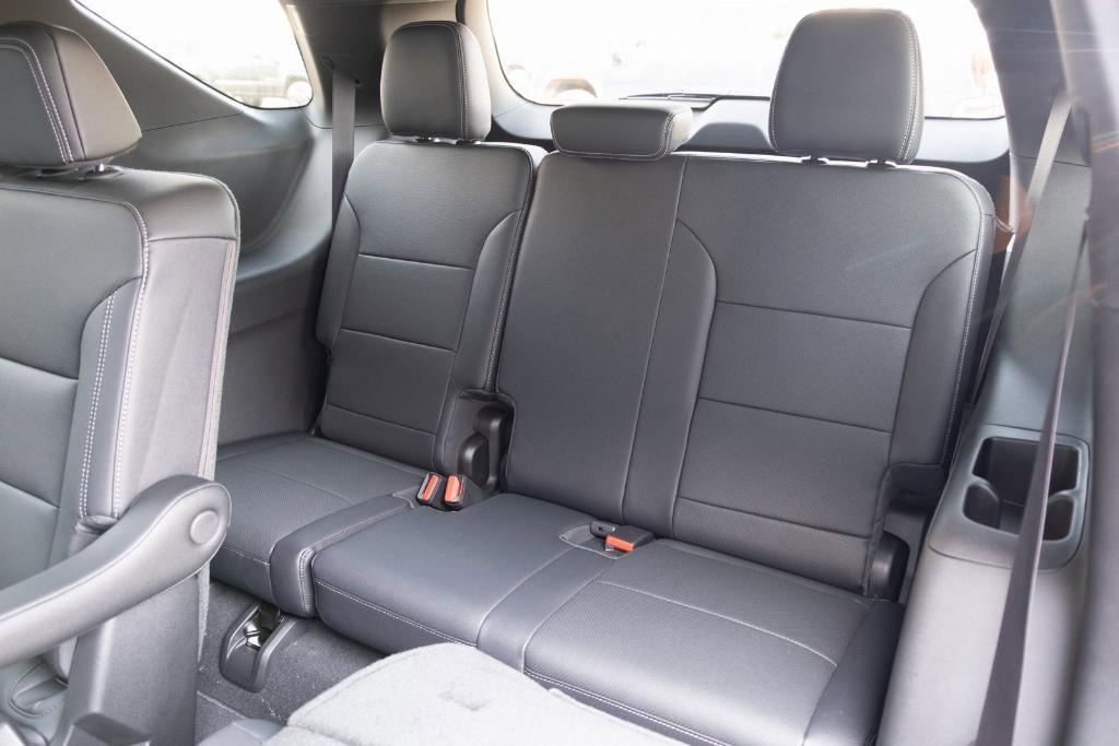 new 2026 Chevrolet Traverse car, priced at $42,590