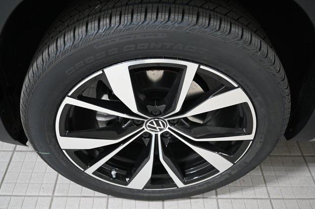 new 2026 Volkswagen Atlas car, priced at $54,685