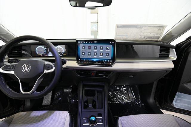 new 2025 Volkswagen Tiguan car, priced at $35,180