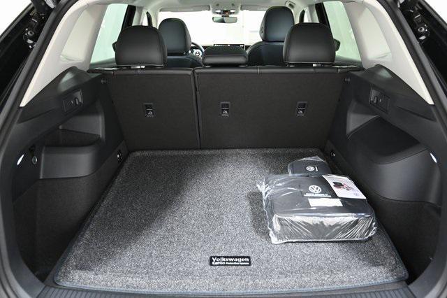 new 2025 Volkswagen Tiguan car, priced at $35,180