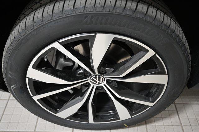 new 2025 Volkswagen Atlas Cross Sport car, priced at $53,047