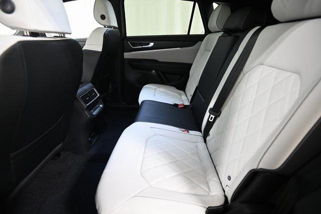 new 2026 Volkswagen Atlas Cross Sport car, priced at $55,773