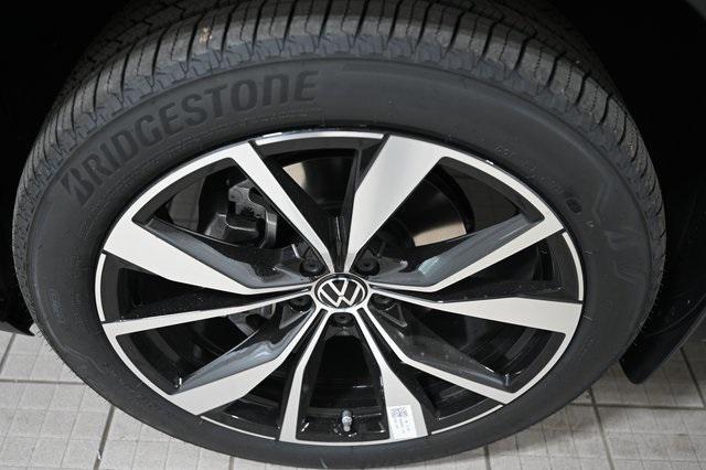 new 2026 Volkswagen Atlas Cross Sport car, priced at $55,773