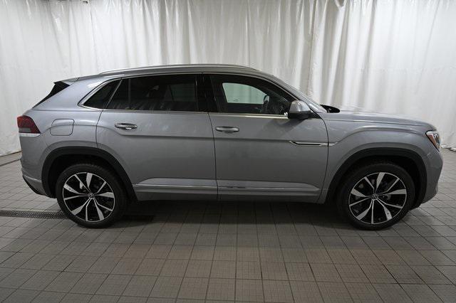 new 2026 Volkswagen Atlas Cross Sport car, priced at $55,601