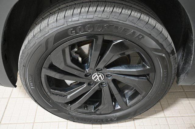 used 2022 Volkswagen Atlas car, priced at $30,991