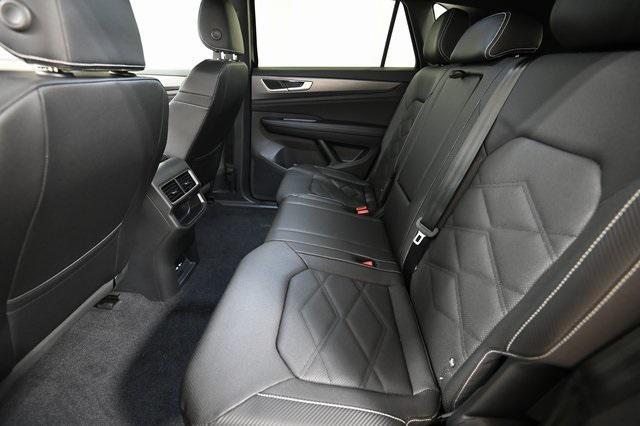 new 2026 Volkswagen Atlas Cross Sport car, priced at $41,885