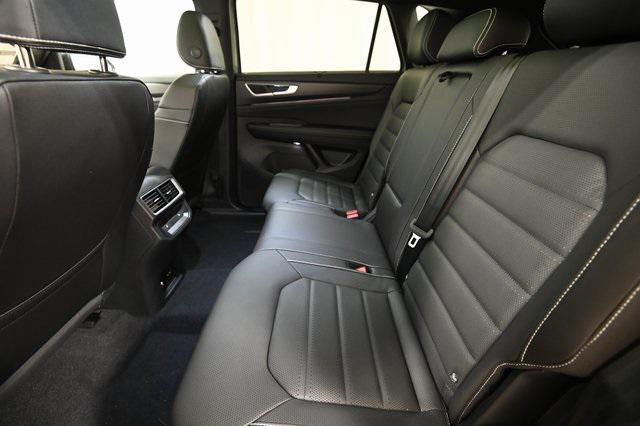 new 2026 Volkswagen Atlas Cross Sport car, priced at $53,152