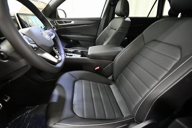 new 2026 Volkswagen Atlas Cross Sport car, priced at $53,152