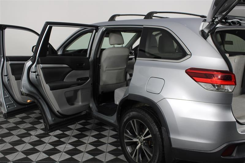 used 2019 Toyota Highlander car, priced at $18,995