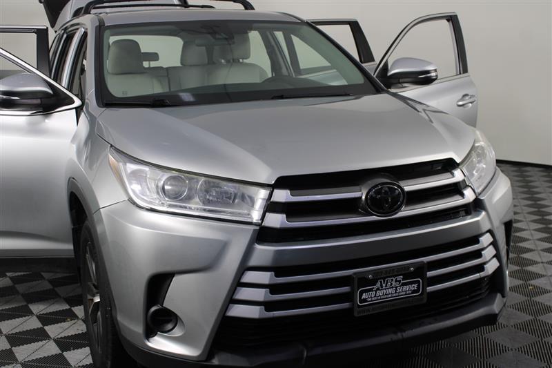 used 2019 Toyota Highlander car, priced at $18,995