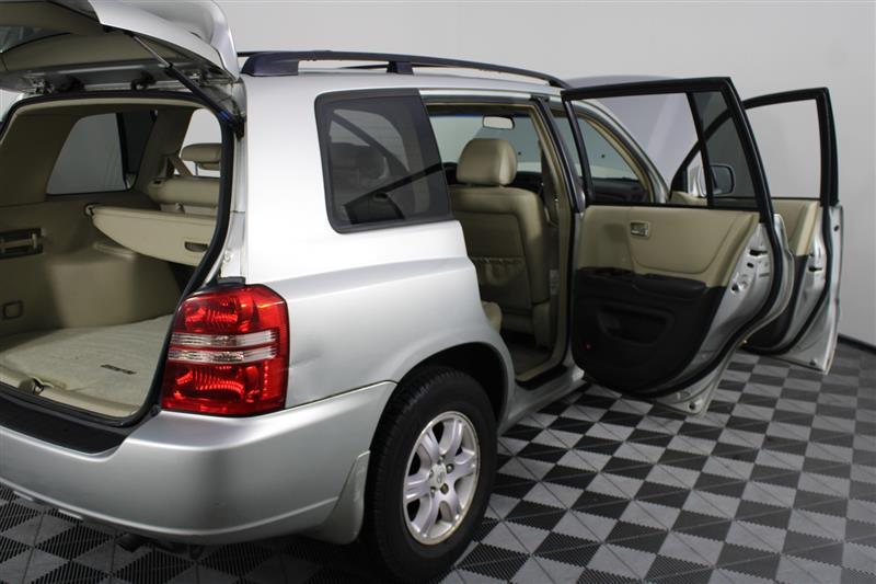 used 2003 Toyota Highlander car, priced at $7,495