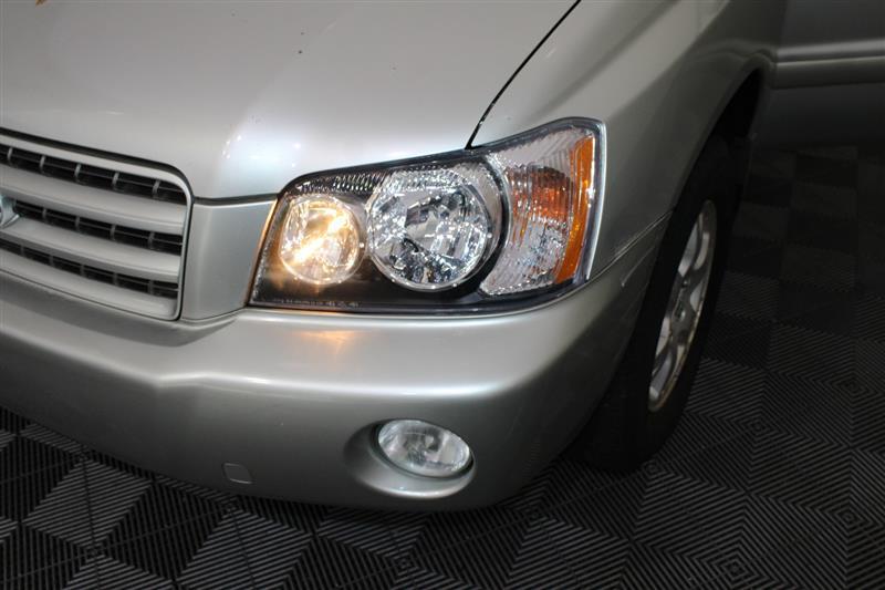used 2003 Toyota Highlander car, priced at $7,495