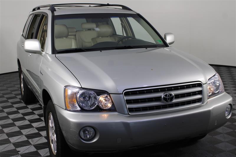 used 2003 Toyota Highlander car, priced at $7,495