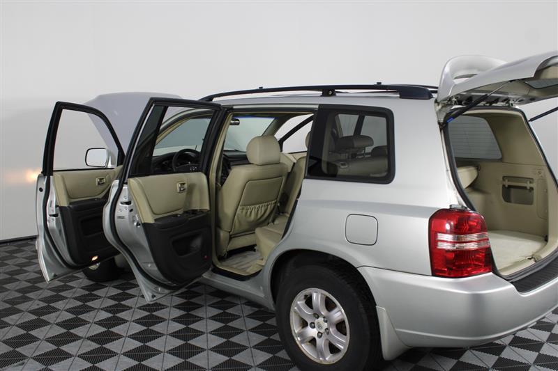 used 2003 Toyota Highlander car, priced at $7,495