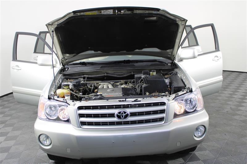 used 2003 Toyota Highlander car, priced at $7,495