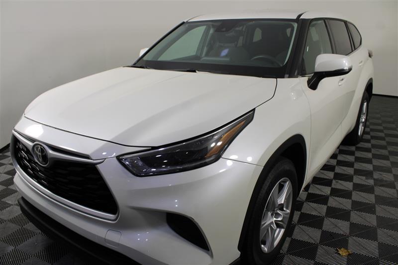 used 2021 Toyota Highlander car, priced at $27,995