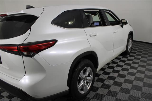 used 2022 Toyota Highlander car, priced at $26,995