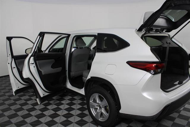 used 2022 Toyota Highlander car, priced at $26,995