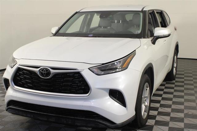 used 2022 Toyota Highlander car, priced at $26,995