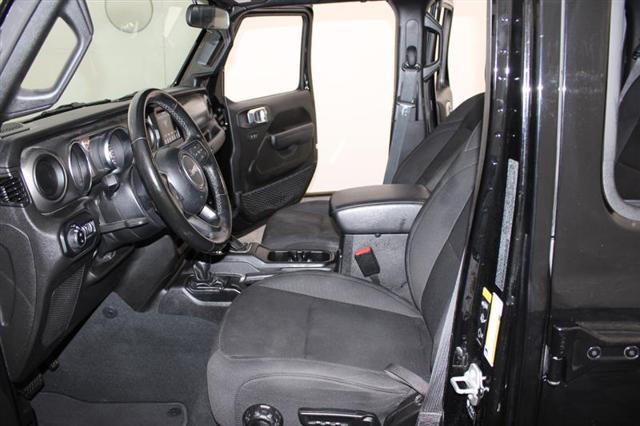 used 2022 Jeep Gladiator car, priced at $25,444