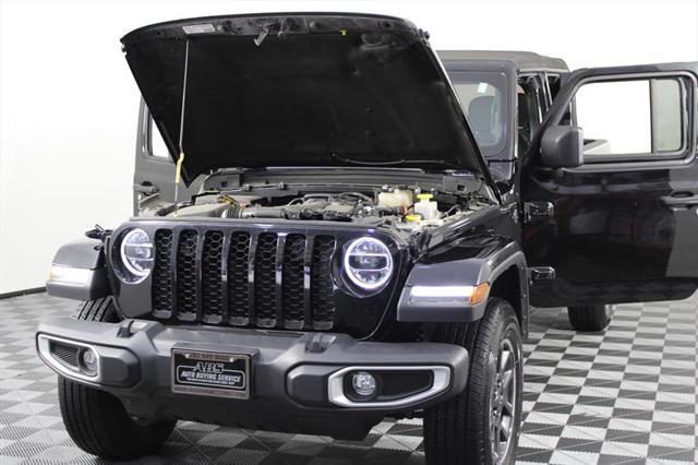 used 2022 Jeep Gladiator car, priced at $25,444
