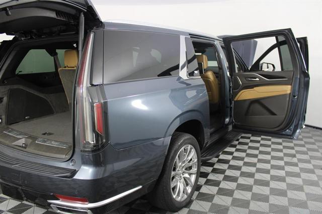 used 2021 Cadillac Escalade ESV car, priced at $53,995
