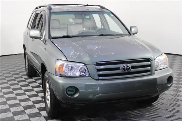 used 2005 Toyota Highlander car, priced at $4,995