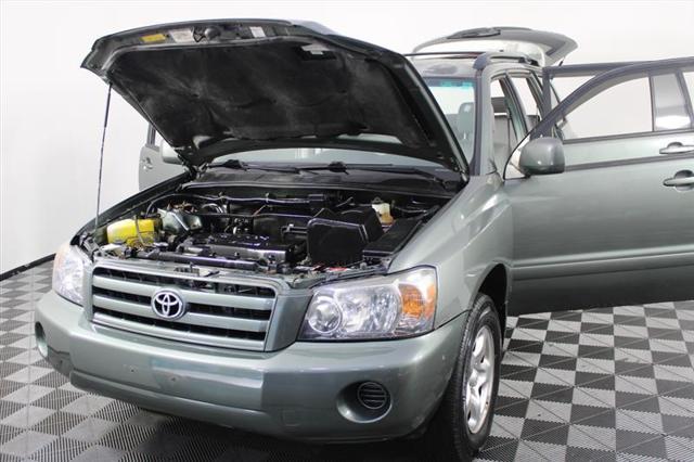 used 2005 Toyota Highlander car, priced at $4,995