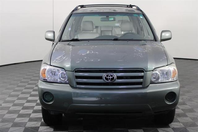 used 2005 Toyota Highlander car, priced at $4,995