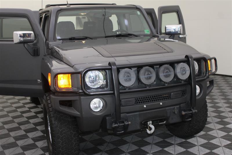 used 2008 Hummer H3 car, priced at $8,495