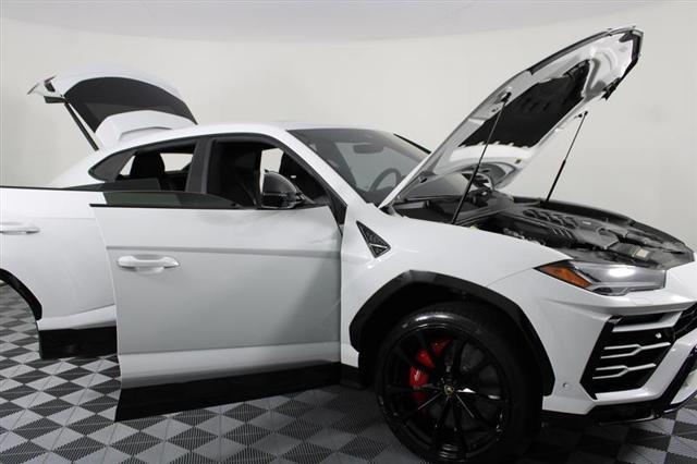 used 2019 Lamborghini Urus car, priced at $159,444