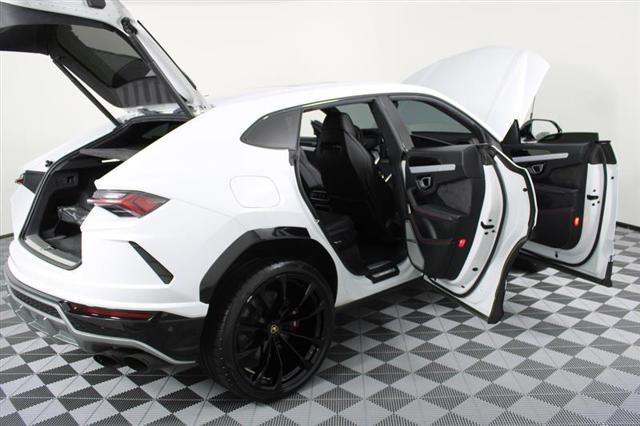 used 2019 Lamborghini Urus car, priced at $159,444